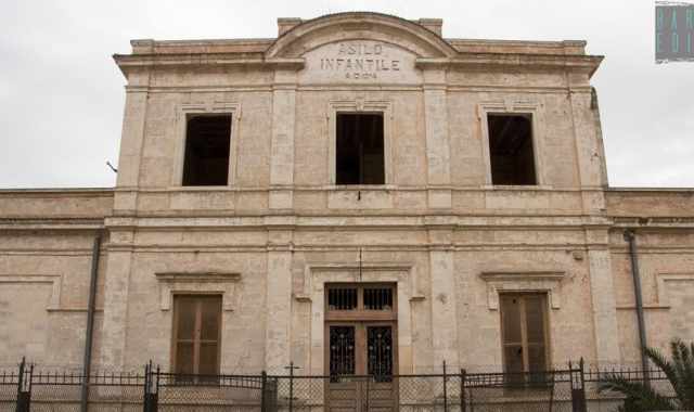 Abbandono, topi e nostalgia: viaggio nel centenario e lugubre ex asilo di Bitetto